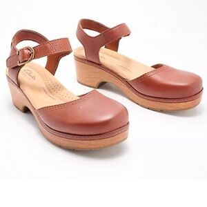 Clarks Collection Leather Clogs Paizlee Bay tan size 7